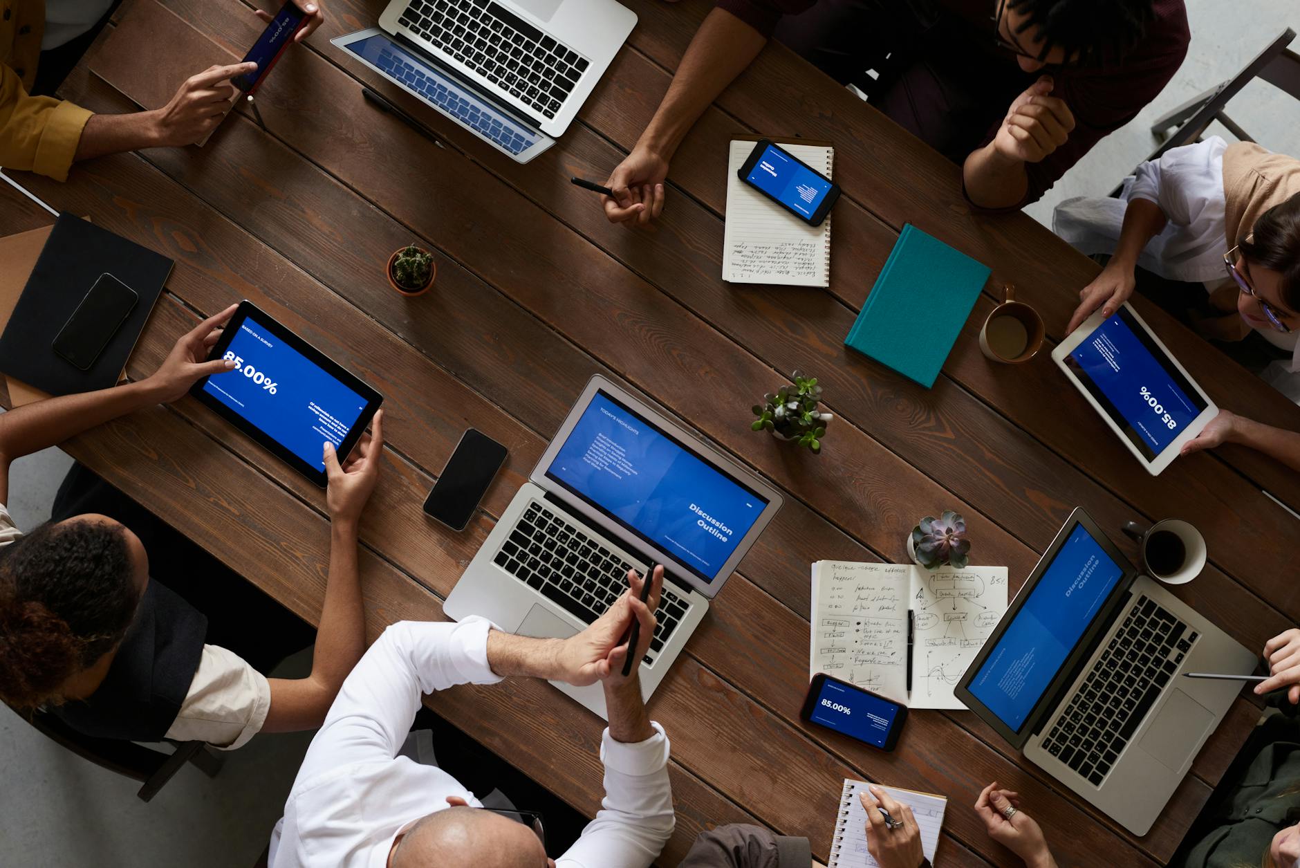 Guía Práctica para PYMES y Emprendedores Venezolanos: Diseña Experiencias de Usuario (UX) Resilientes para Aplicaciones Web y Móviles en Entornos de Baja Conectividad